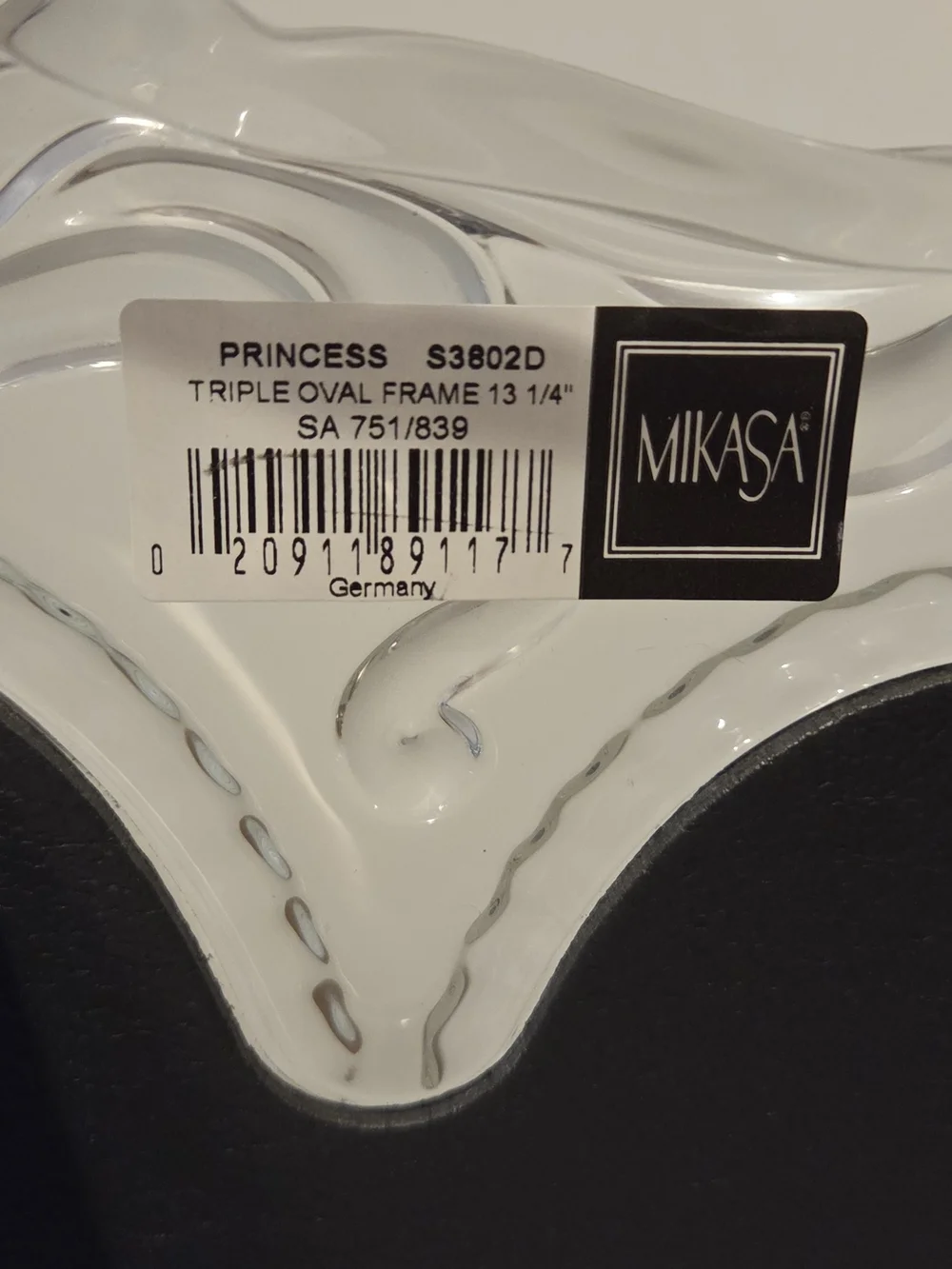 Mikasa Crystal Triple Oval Frame